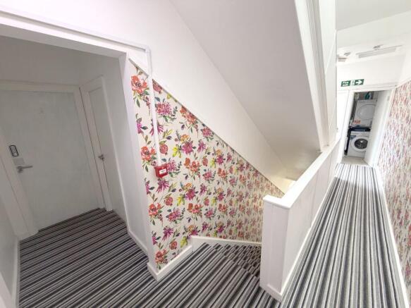 1 bed Flat Share to rent Image 9