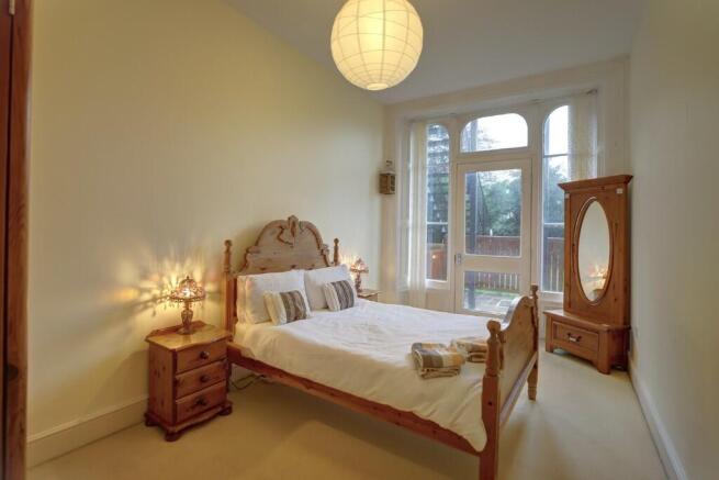 2 bed Flat for sale Image 8