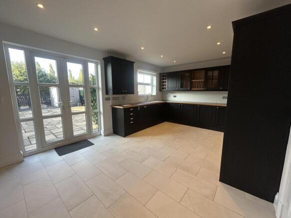 3 bed Semi-Detached to rent Image 4