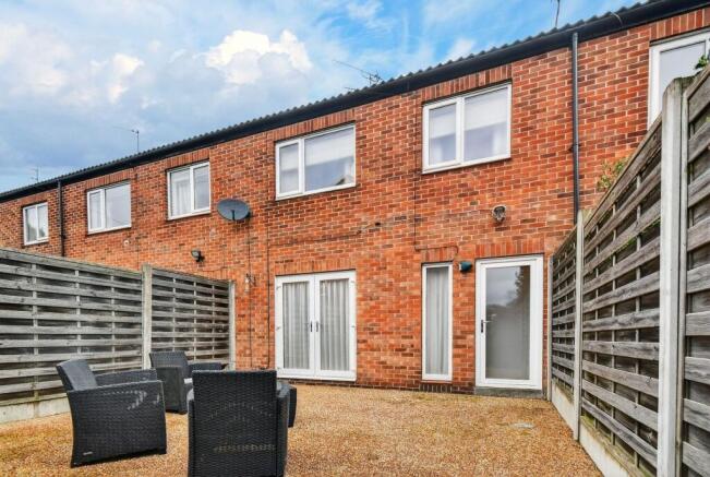 3 bed Terraced for sale Image 11