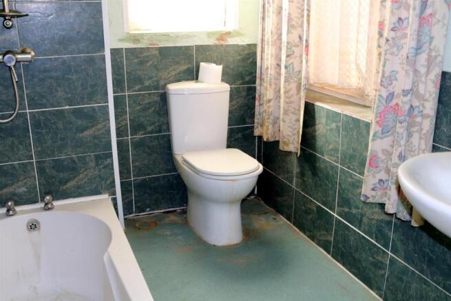 Bathroom.JPG