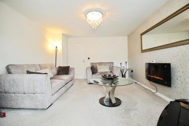3 bed Semi-Detached for sale Image 5