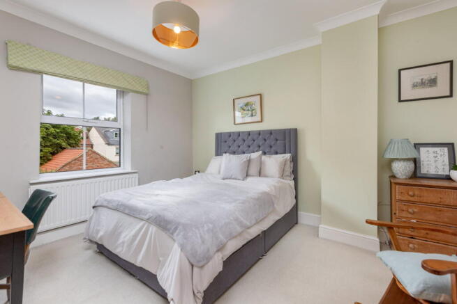 3 bed Terraced for sale Image 10