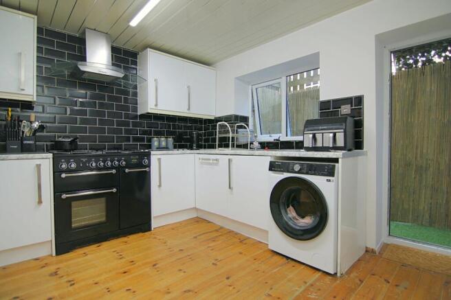 4 bed Terraced for sale Image 5