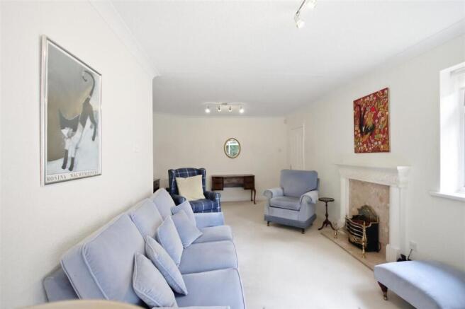 Yew Tree Drive, Chesterfield, S40 photo 4