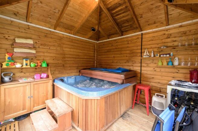 CABIN & HOT TUB
