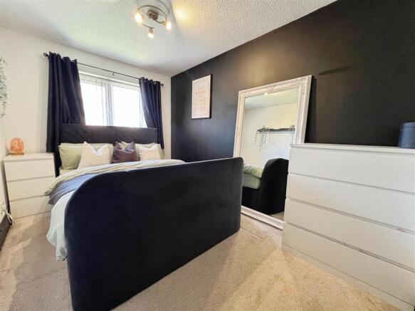 3 bed Semi-Detached for sale Image 10