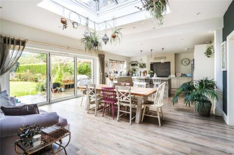 Nightingale Avenue, West Horsley, Leatherhead, Surrey, KT24