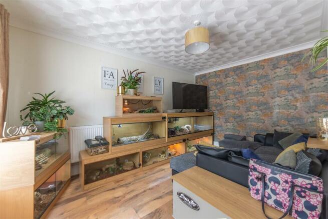 45 Wiston Path-7.jpg