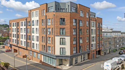 St. James Road, Brentwood, CM14