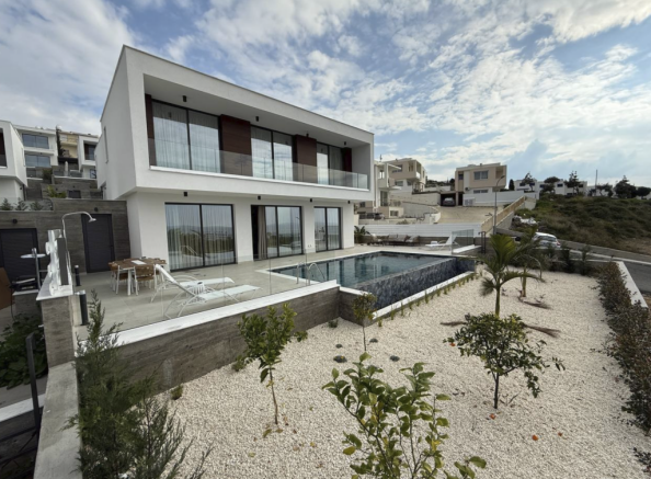 3 Bedroom Villa for
