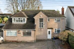 Pentire, Lyddons Mead, Chard TA20 1HD