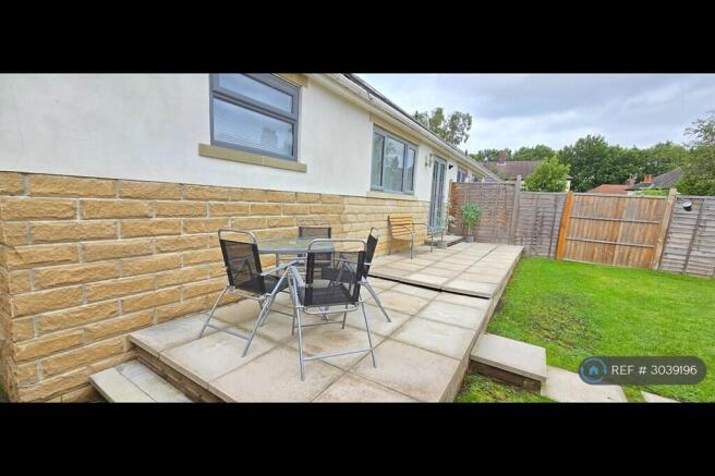 4 bed Semi-Detached to rent Image 4