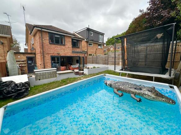 IMG-20250819-WA00...