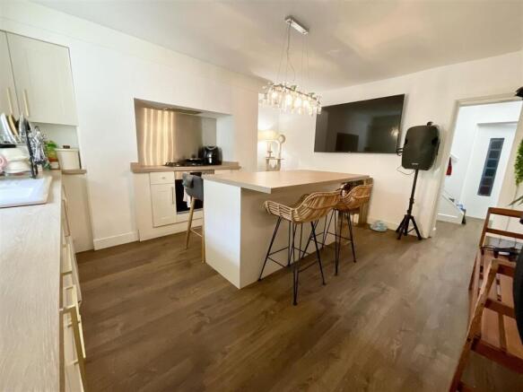 7 bed Terraced for sale Image 8