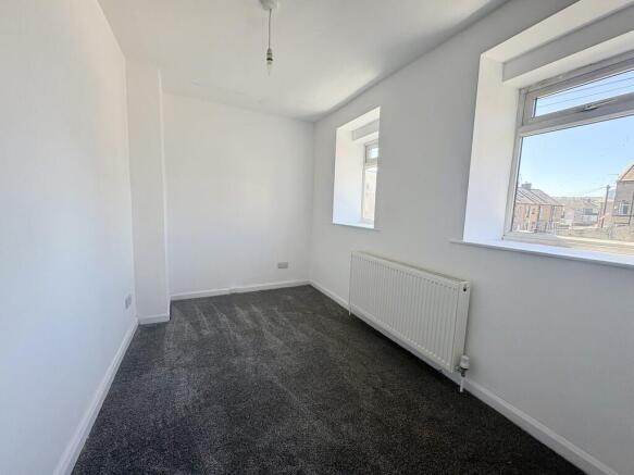2 bed Terraced to rent Image 7