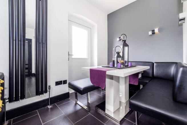 Lounge/Dining Room