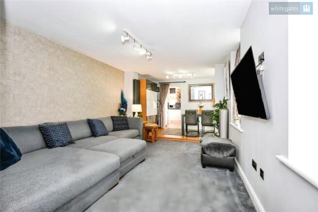 2 bed Apartment for sale Image 6