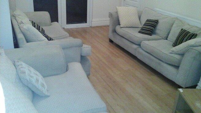 4 bed House Share to rent Image 4