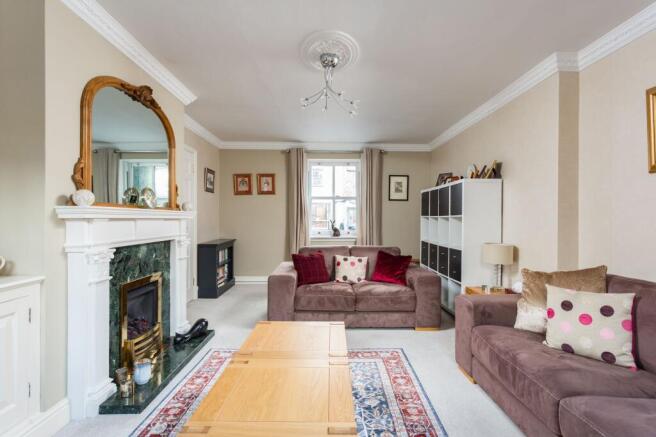 4 bed Town House for sale Image 10