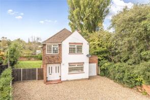 32, Cedar Close, Bagshot GU19 5AD