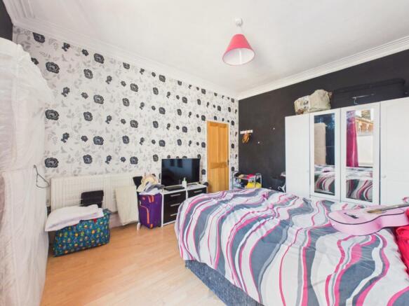 5 bed Terraced for sale Image 12