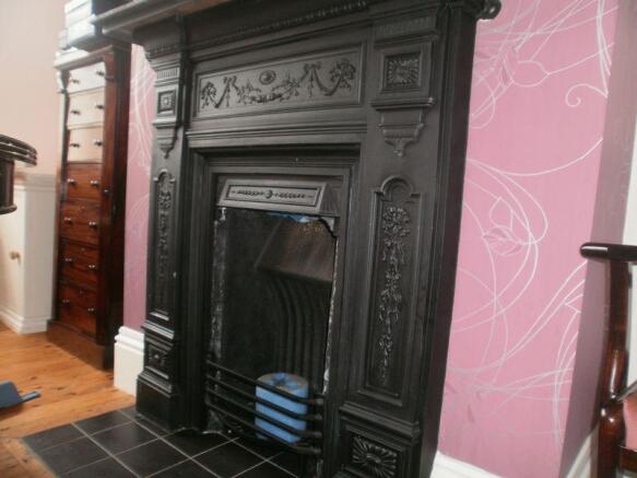 Feature fire place