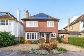 8, Crest View, Pinner HA5 1AN