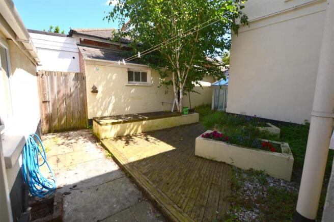 Flat 2 5 Manston Terrace - Garden.jpg