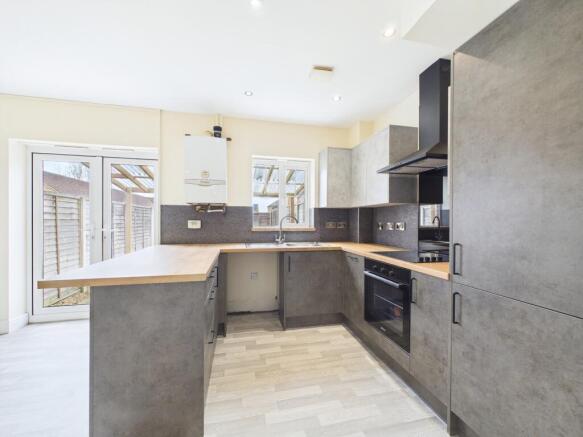 CAM01909G0-PR0483-STILL007