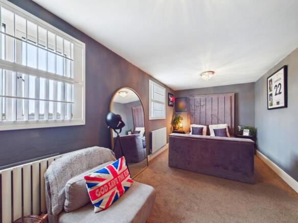 4 bed Detached for sale Image 11