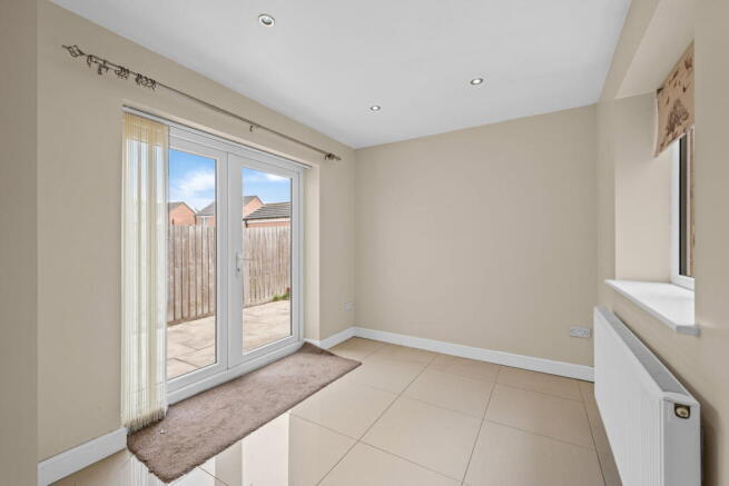 3 bed Semi-Detached for sale Image 7