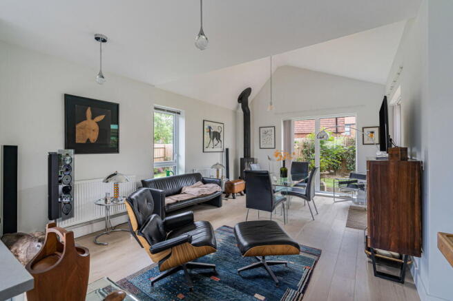 Buckthorn Grove, Cranleigh GU6 8WN photo 4