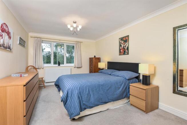 Bed 2.jpg