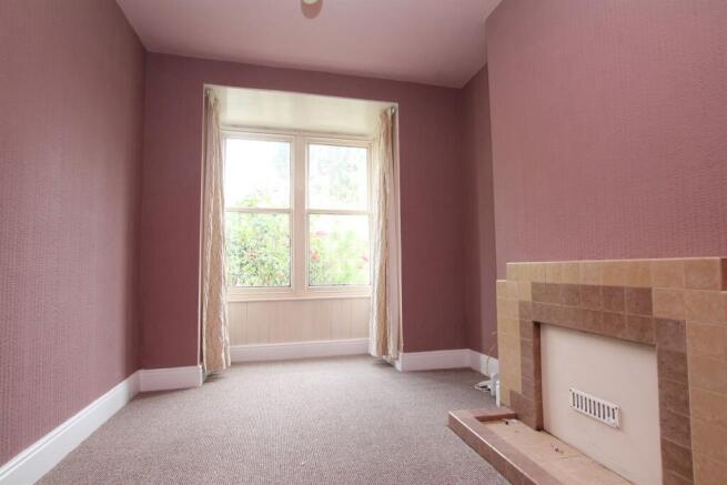 2 bed Terraced to rent Image 5