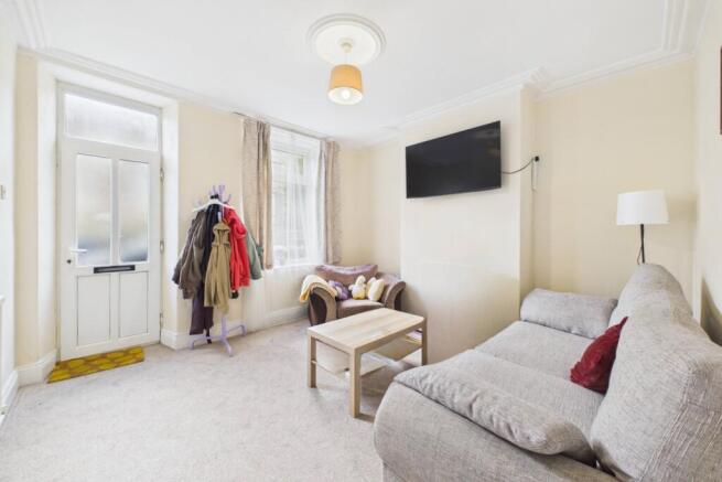 3 bed Terraced to rent Image 5