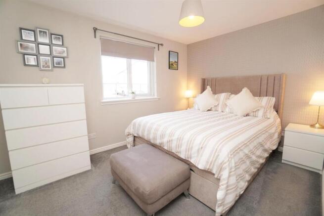 bedroom1.jpg