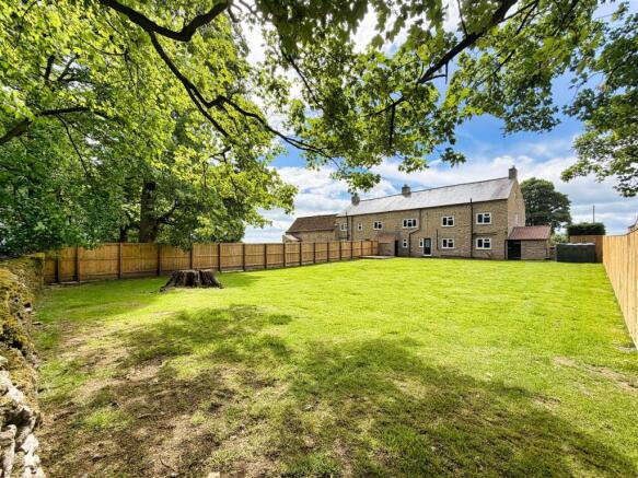 3 bed Semi-Detached to rent Image 8