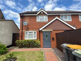 59, Mowbray Road, Bedford MK42 9UX