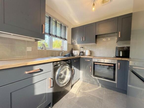 4 bed Detached for sale Image 5