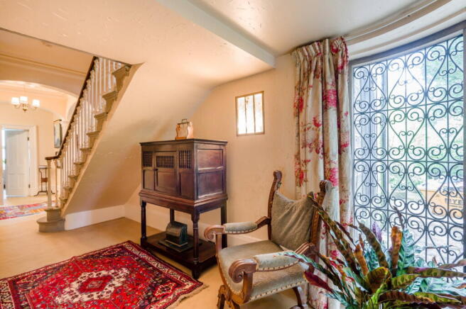6 bed Detached for sale Image 7
