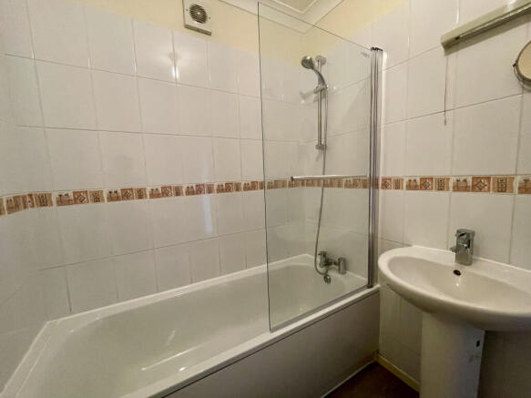 1 bed Terraced to rent Image 6