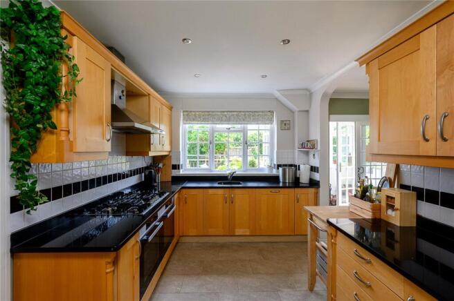 4 bed Detached for sale Image 4