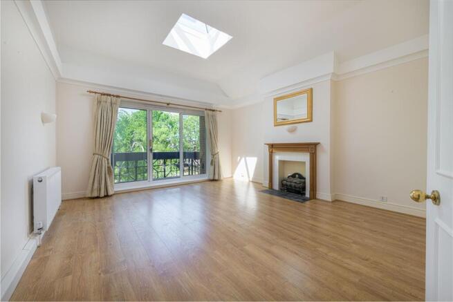 7 Langham Ct Rec.jpg