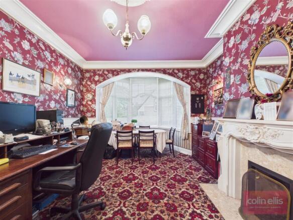 6 bed Semi-Detached for sale Image 8