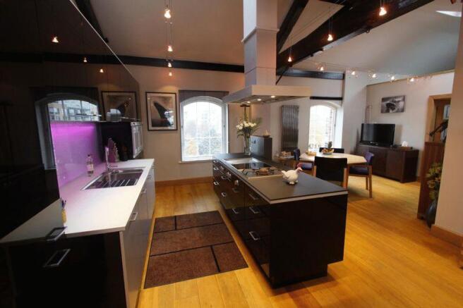 Kitchen/Dining...