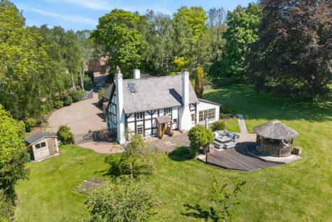 Torton Lane, Torton, Kidderminster Worcestershire DY10 4HX