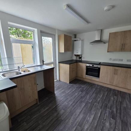 Waunscil Avenue, Bridgend – pohled 4