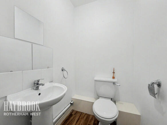3 bed Semi-Detached for sale Image 4