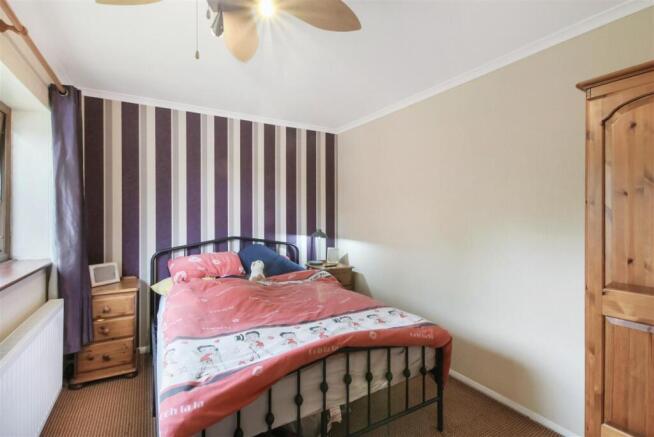 4 bed Semi-Detached for sale Image 12